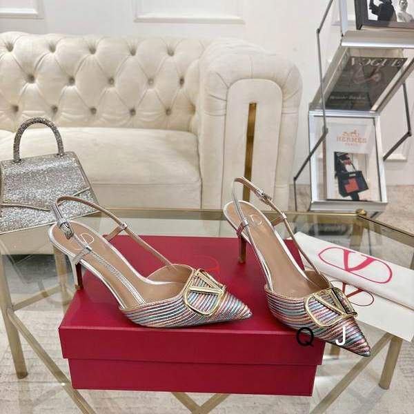 Picture of Valentino Shoes _SKUValentinosz35-40XJ0030920344